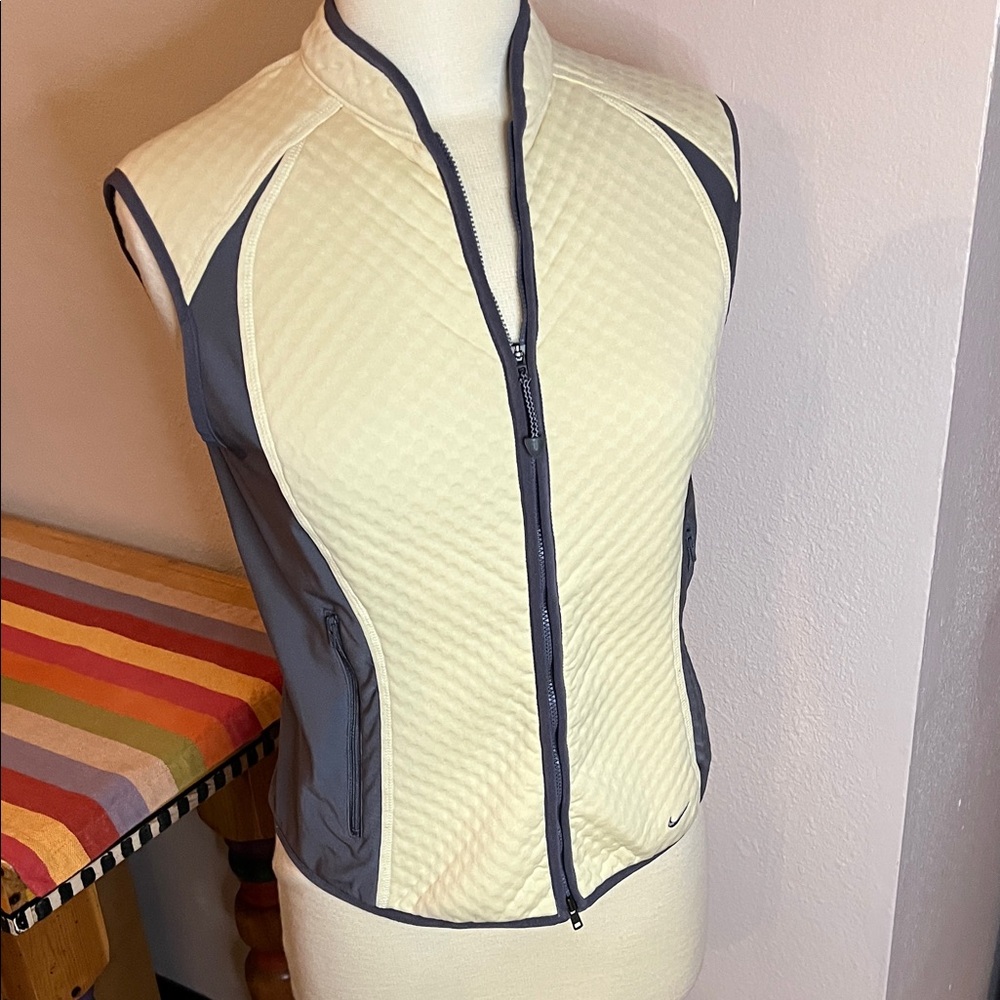 Nike Cream and Gray Sleeveless Vest